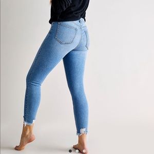 CRVY MID RISE DETROYED SKINNY JEANS